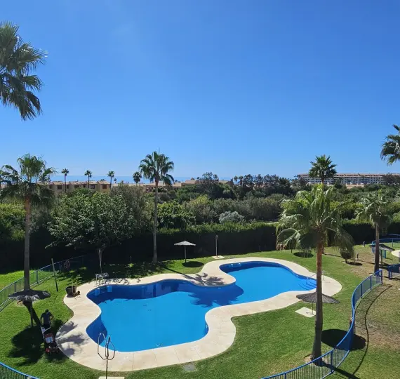 Sale of penthouse in Casares Playa