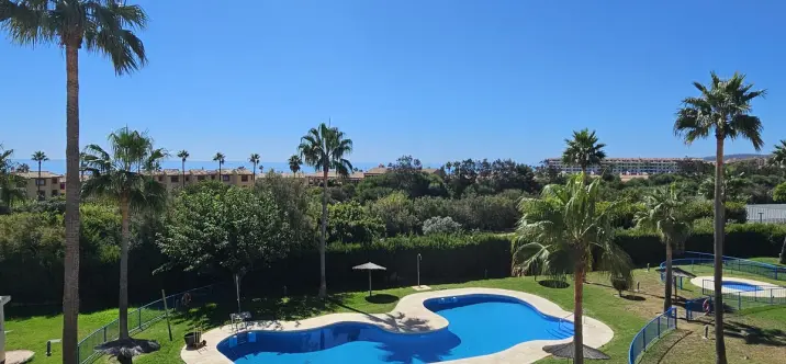 Sale of penthouse in Casares Playa 3