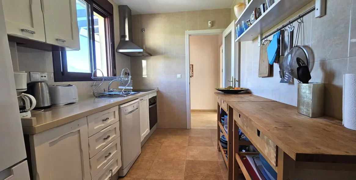 Sale of penthouse in Casares Playa 8