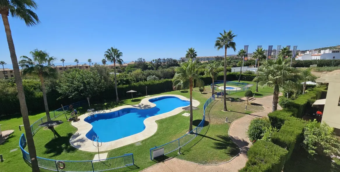Sale of penthouse in Casares Playa 17