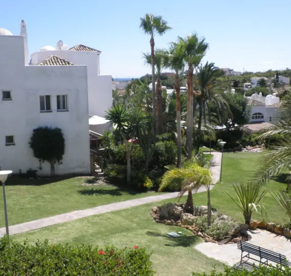 Sale of townhouse in Estepona