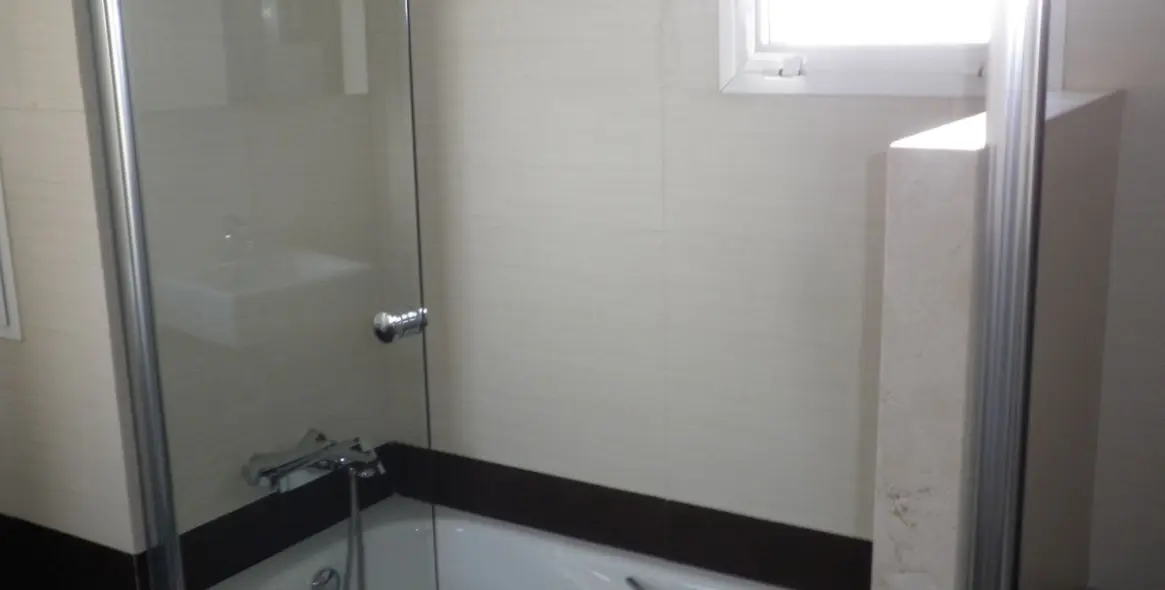 Sale of townhouse in Estepona 16