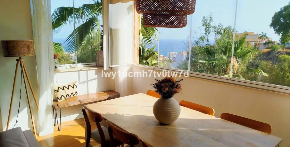 Sale of middle floor apartment in Rincón de la Victoria 1