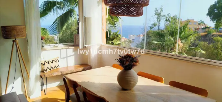 Sale of middle floor apartment in Rincón de la Victoria 0