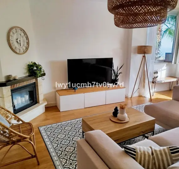 Sale of middle floor apartment in Rincón de la Victoria