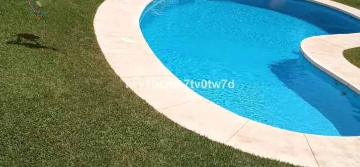 Sale of middle floor apartment in Rincón de la Victoria 2