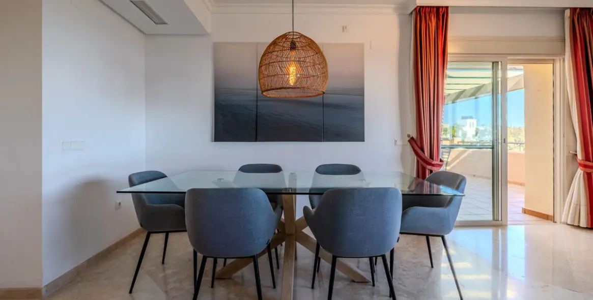 Sale of penthouse in La Mairena 3