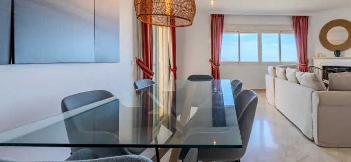 Sale of penthouse in La Mairena 3