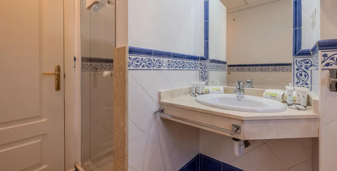 Sale of penthouse in La Mairena 10