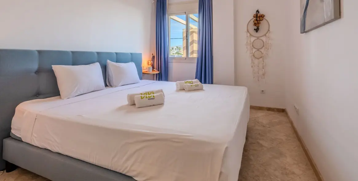 Sale of penthouse in La Mairena 14