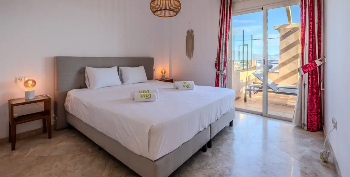 Sale of penthouse in La Mairena 20