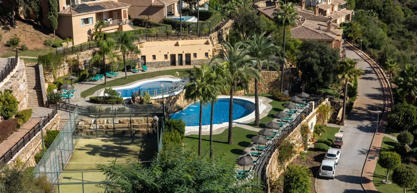 Sale of penthouse in La Mairena 0