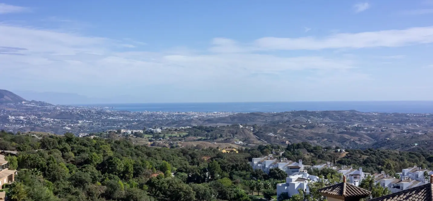 Sale of penthouse in La Mairena 1
