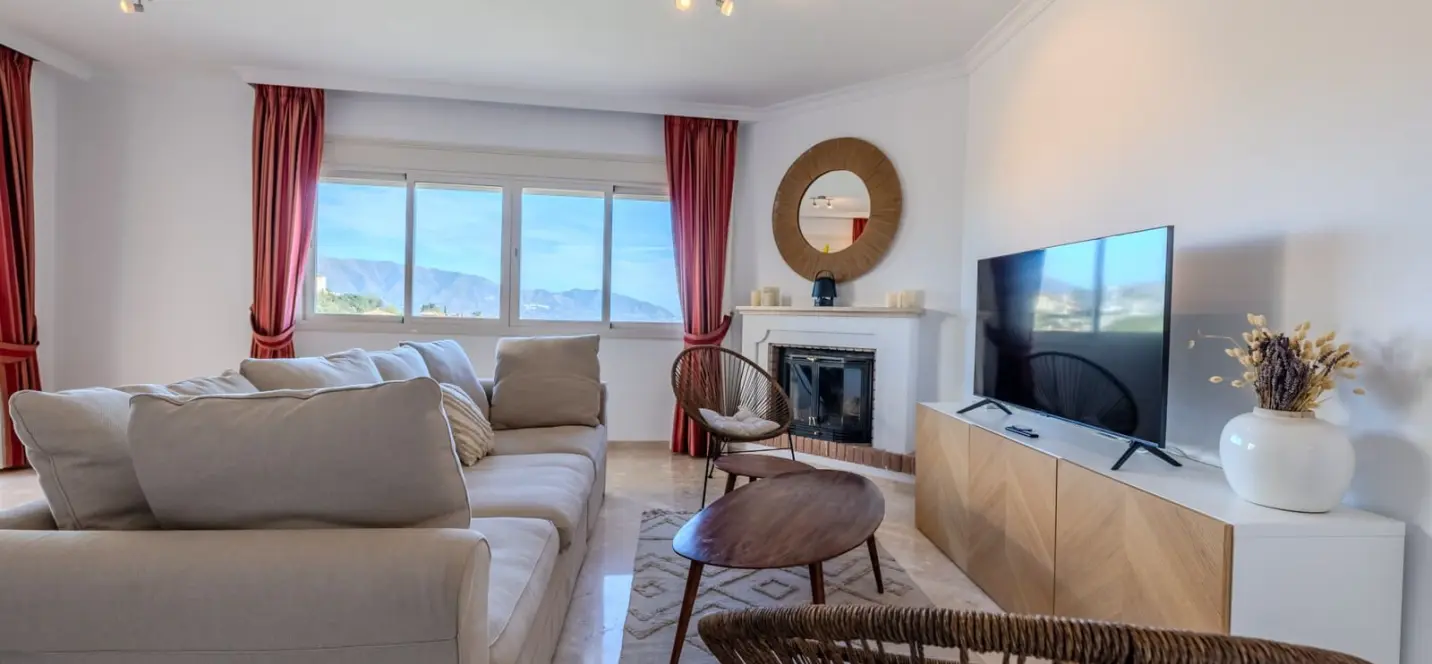 Sale of penthouse in La Mairena 4