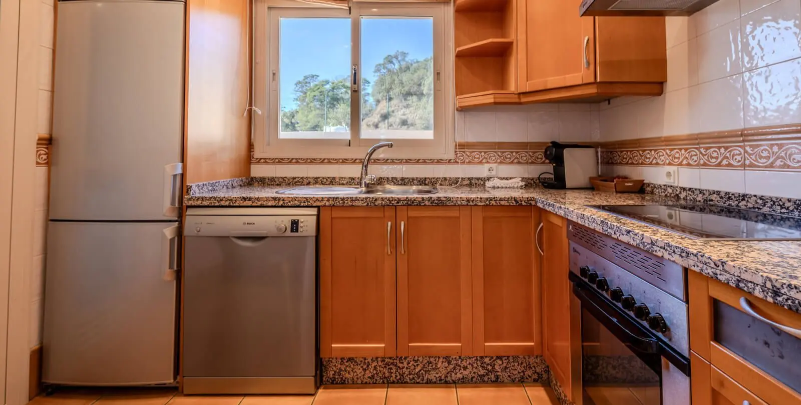 Sale of penthouse in La Mairena 10