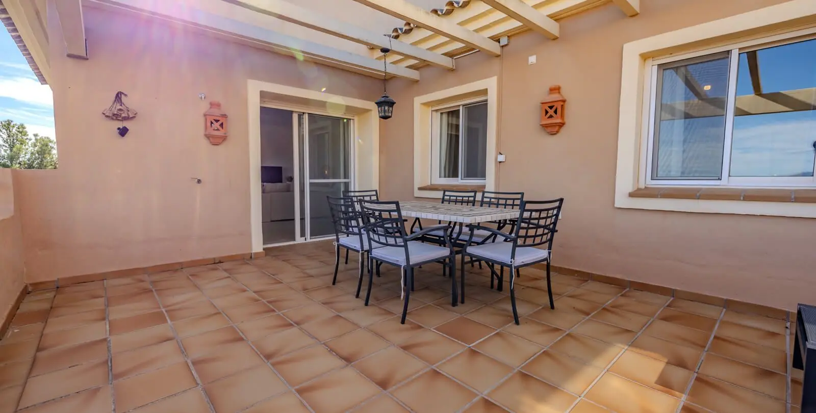 Sale of penthouse in La Mairena 25