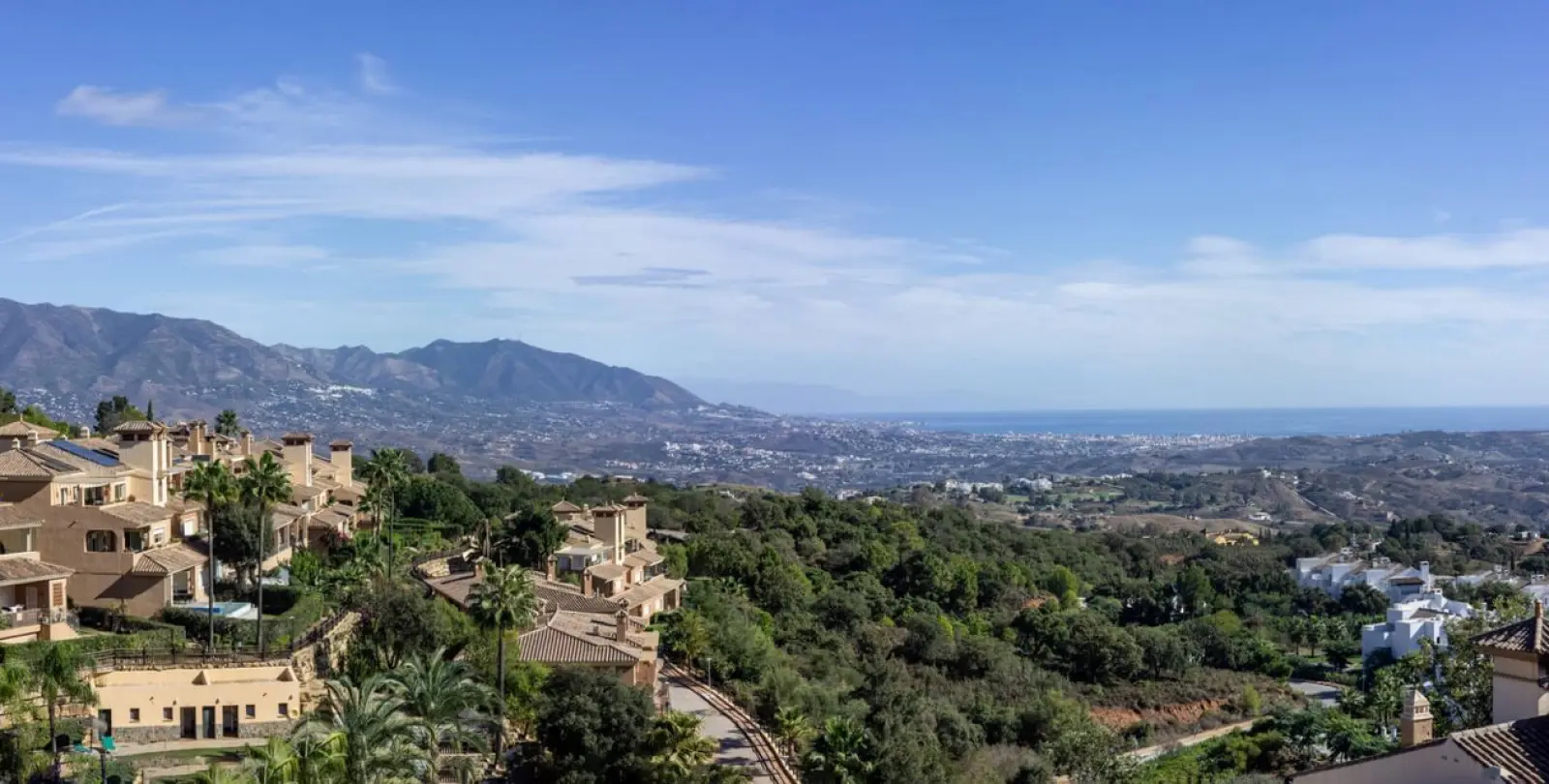 Sale of penthouse in La Mairena 32
