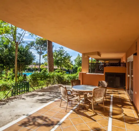 Sale of ground floor apartment in Elviria