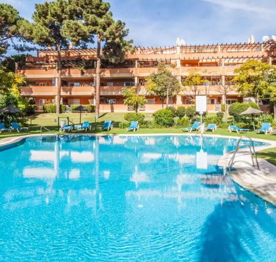 Sale of ground floor apartment in Elviria