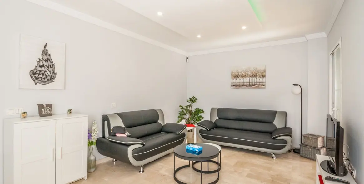 Sale of ground floor apartment in Elviria 13