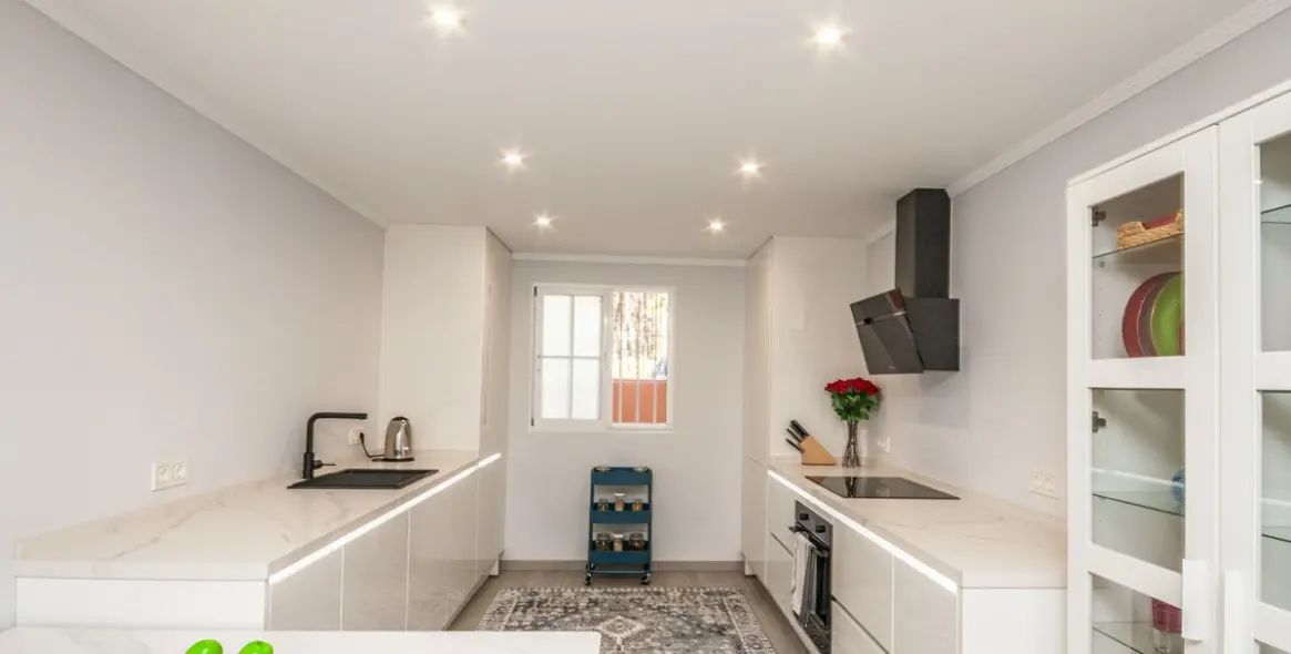 Sale of ground floor apartment in Elviria 15