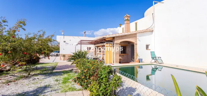 Sale of detached villa in Algarrobo 1