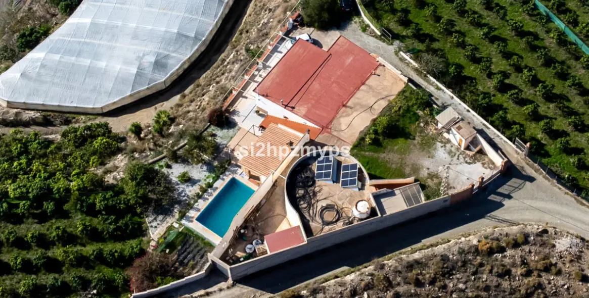 Sale of detached villa in Algarrobo 3