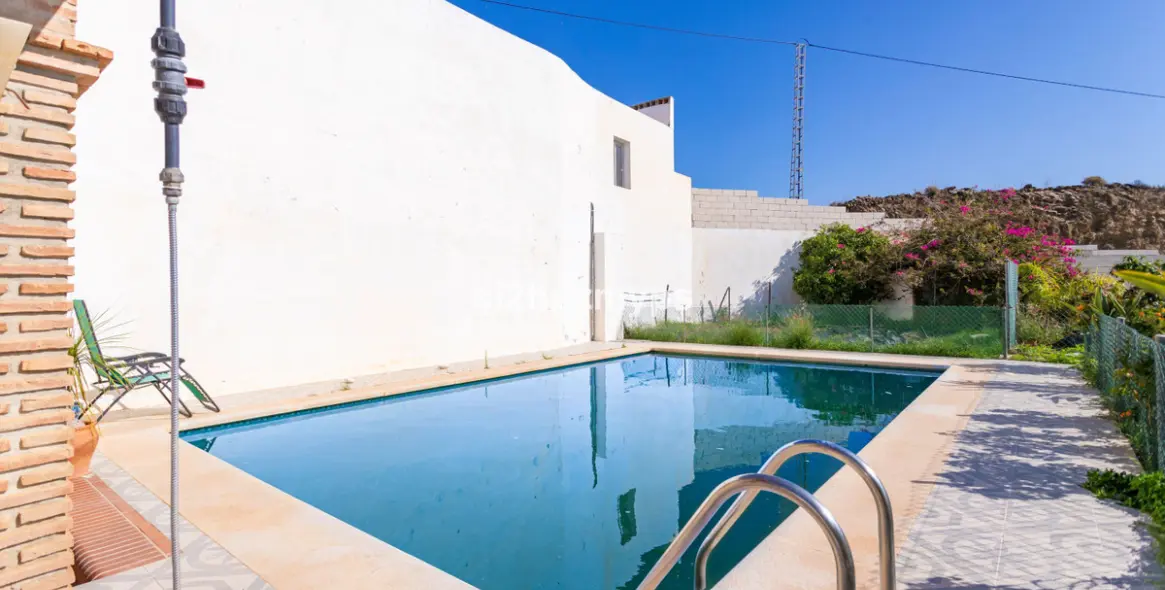 Sale of detached villa in Algarrobo 5