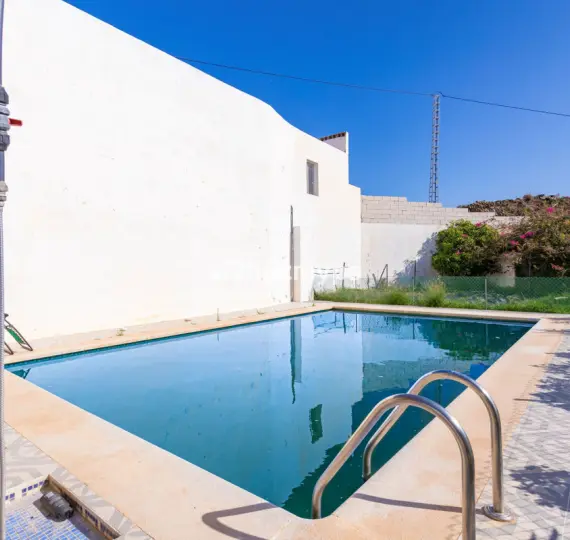 Sale of detached villa in Algarrobo