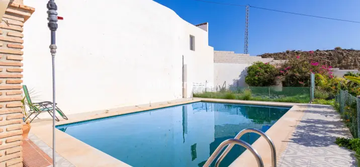 Sale of detached villa in Algarrobo 4