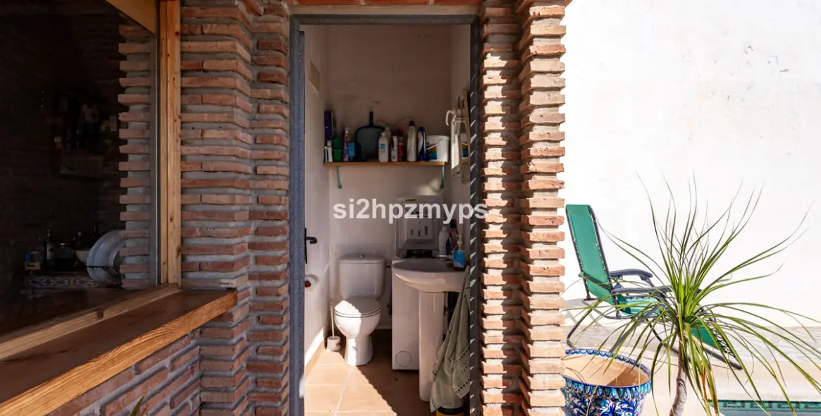 Sale of detached villa in Algarrobo 12