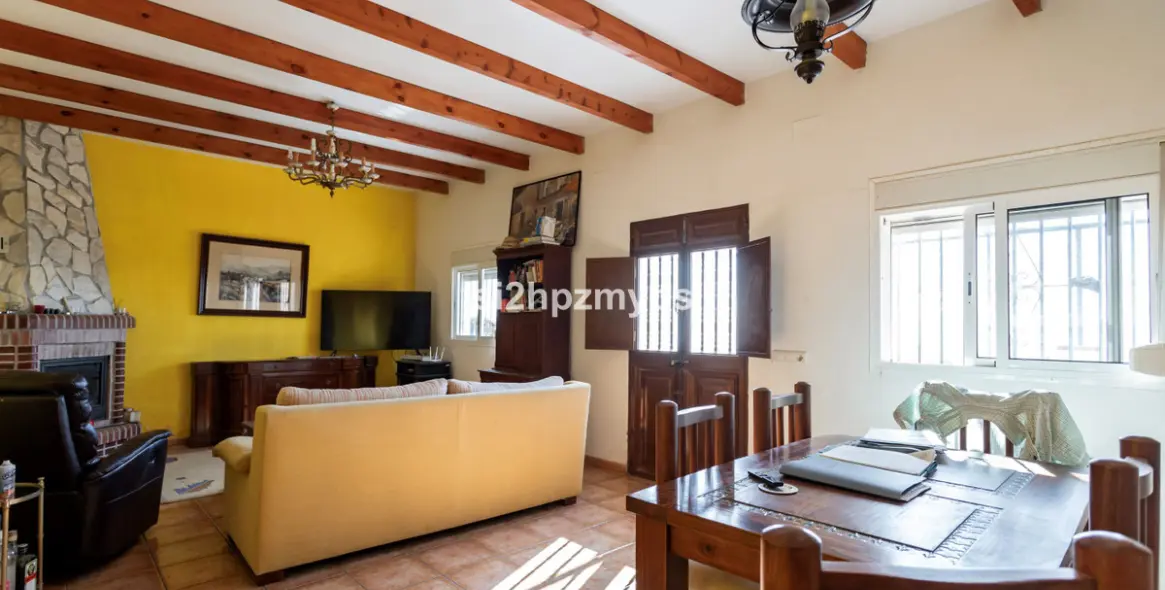 Sale of detached villa in Algarrobo 26