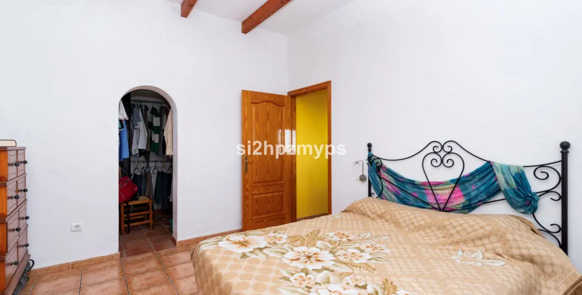 Sale of detached villa in Algarrobo 28