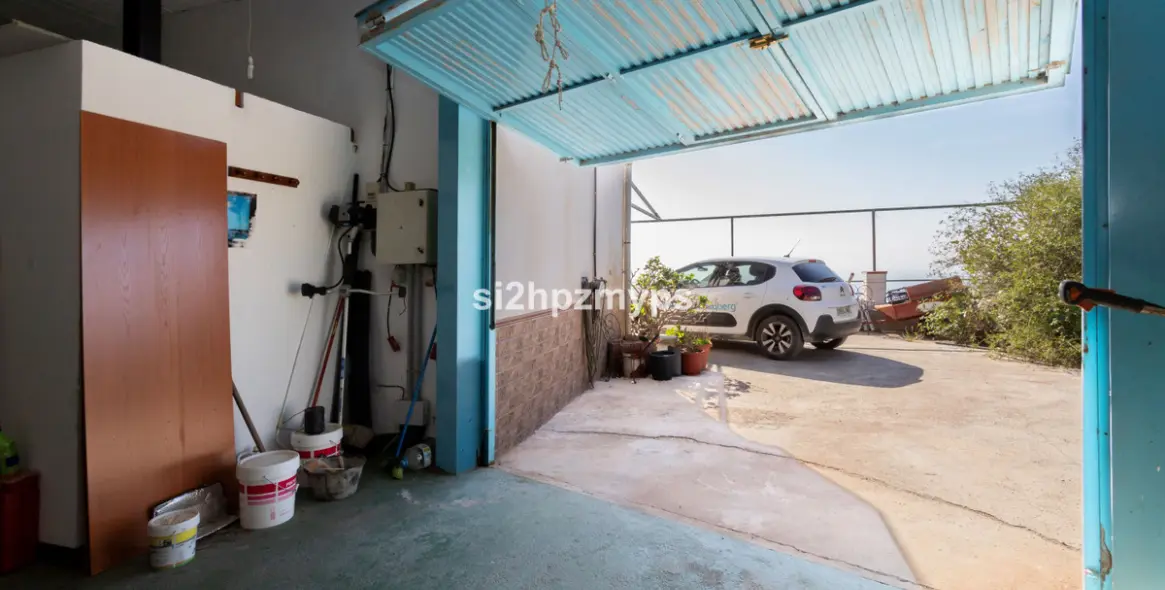 Sale of detached villa in Algarrobo 33