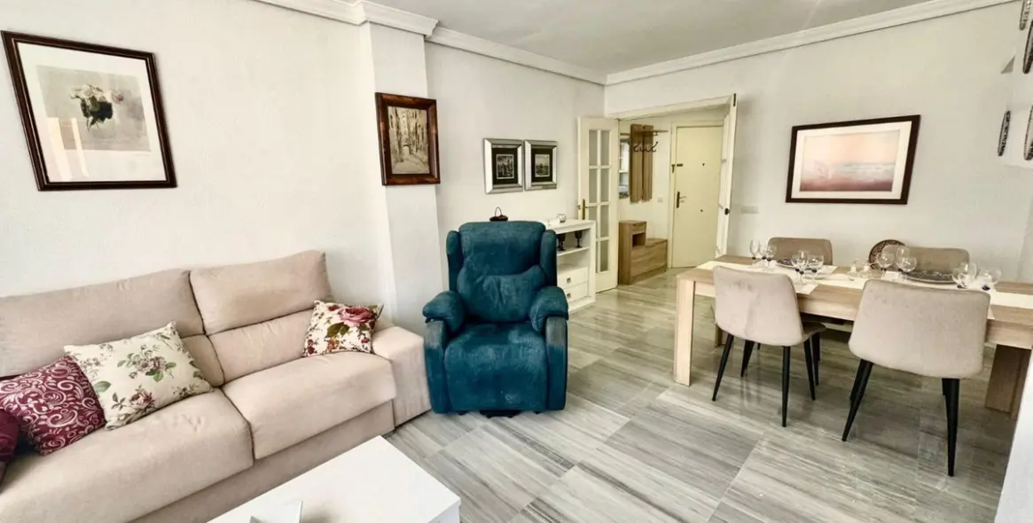 Продажа апартаментов на среднем этаже в Torremolinos 2