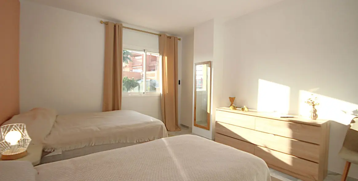 Sale of penthouse duplex in Reserva de Marbella 14