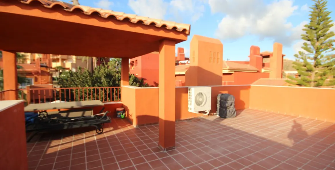 Продажа двухуровневого пентхауса в Reserva de Marbella 25