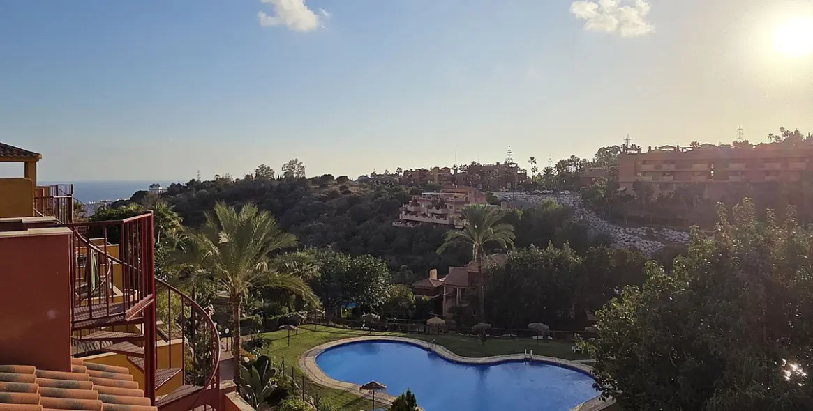 Продажа двухуровневого пентхауса в Reserva de Marbella 31