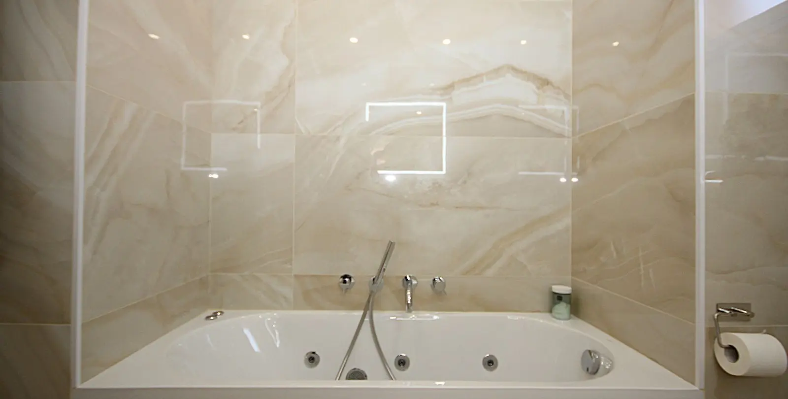 Sale of penthouse duplex in Reserva de Marbella 22