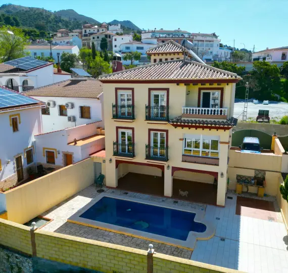 Sale of detached villa in Canillas de Albaida