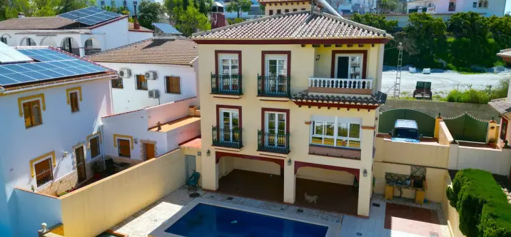Sale of detached villa in Canillas de Albaida 1
