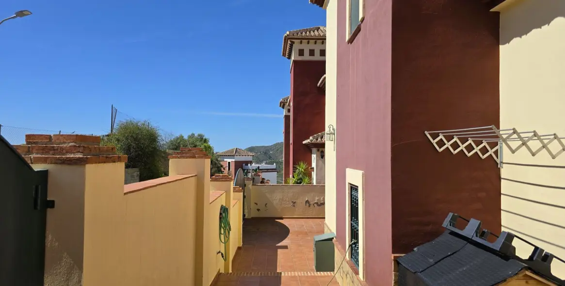 Sale of detached villa in Canillas de Albaida 5