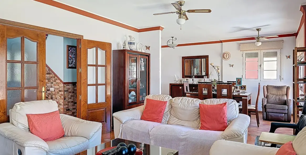 Sale of detached villa in Canillas de Albaida 11