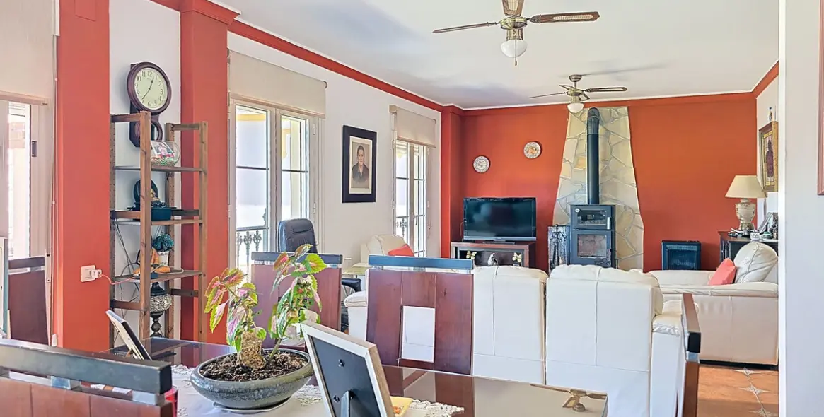 Sale of detached villa in Canillas de Albaida 13