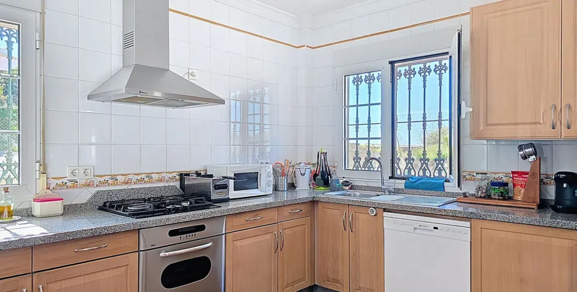 Sale of detached villa in Canillas de Albaida 14