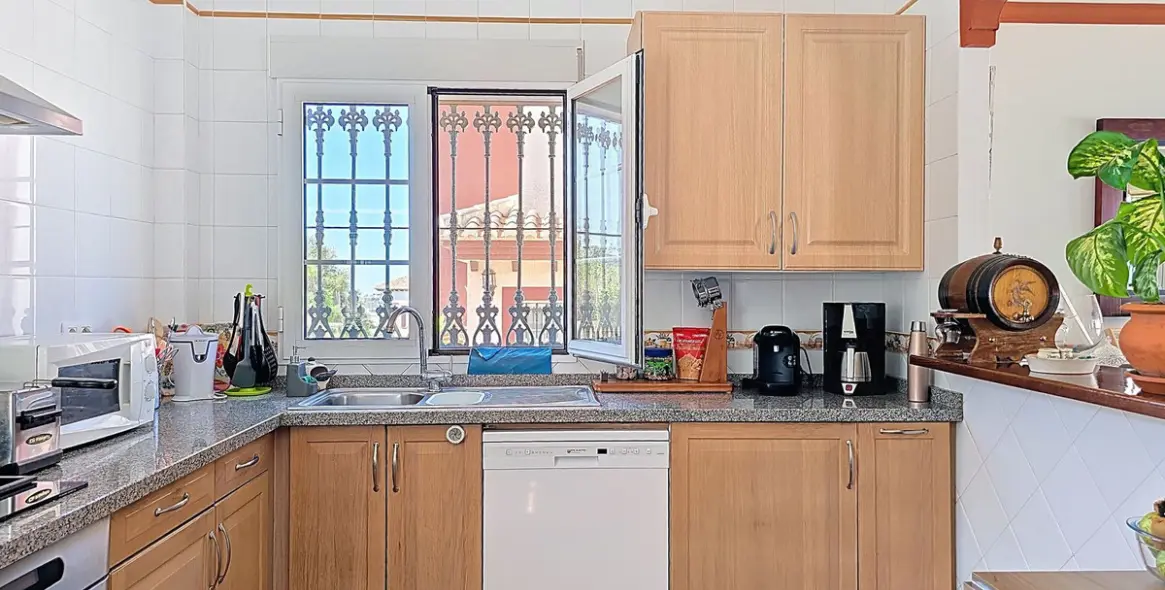 Sale of detached villa in Canillas de Albaida 15