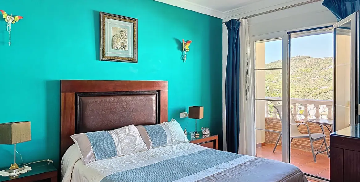 Sale of detached villa in Canillas de Albaida 24