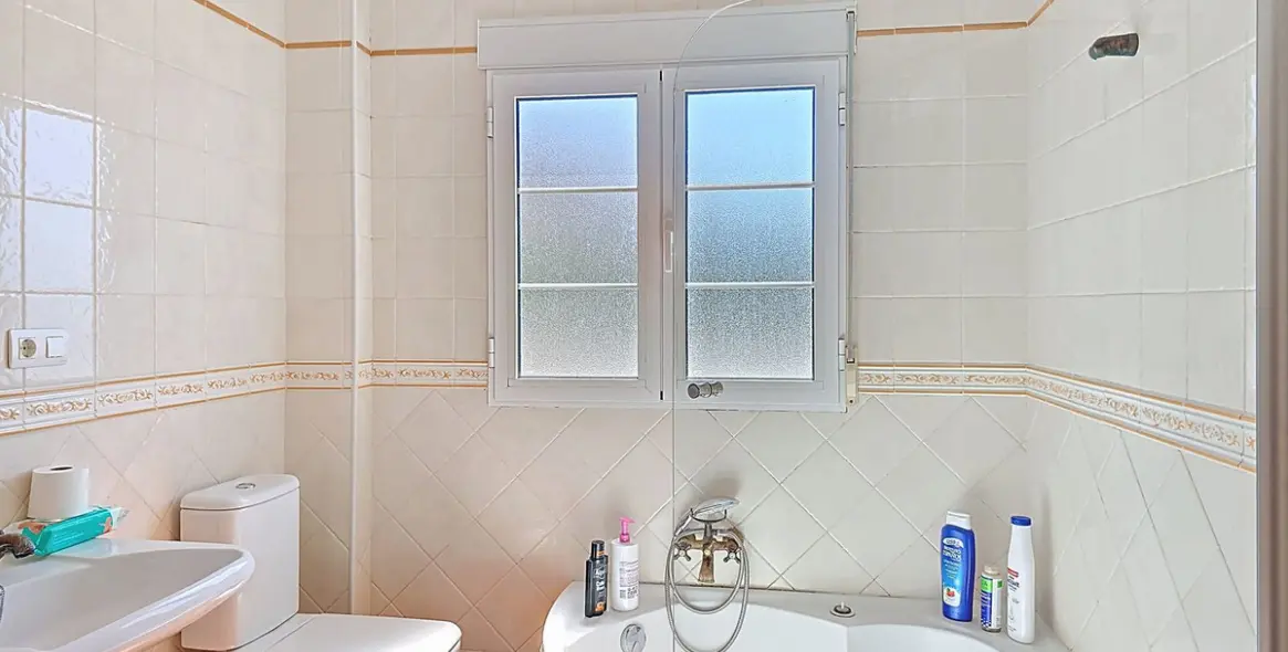 Sale of detached villa in Canillas de Albaida 25