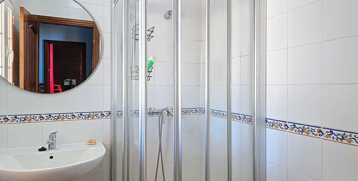 Sale of detached villa in Canillas de Albaida 32