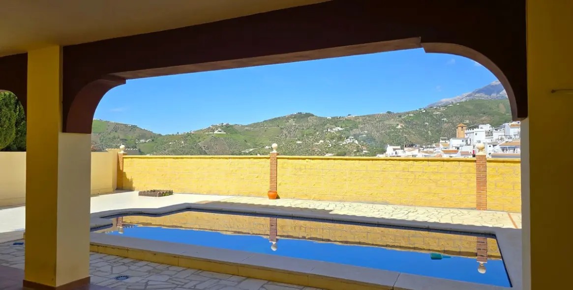 Sale of detached villa in Canillas de Albaida 33